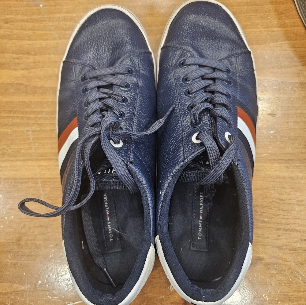 Men's sneakers